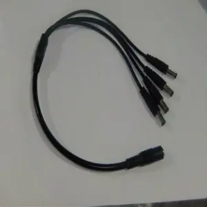 Divisor de Energia Saxxon, Tipo Pulpo, 4 Conectores Macho, 2.1mm, 1 Conector Hembra