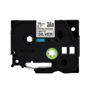 Cinta Laminada Brother con Extra Adhesivo Texto Negro sobre Cinta Plata Matte de 18mm x 8m